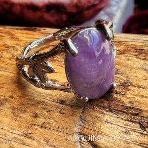 Size 8.5 Lavender amethyst Gem Silver Ring